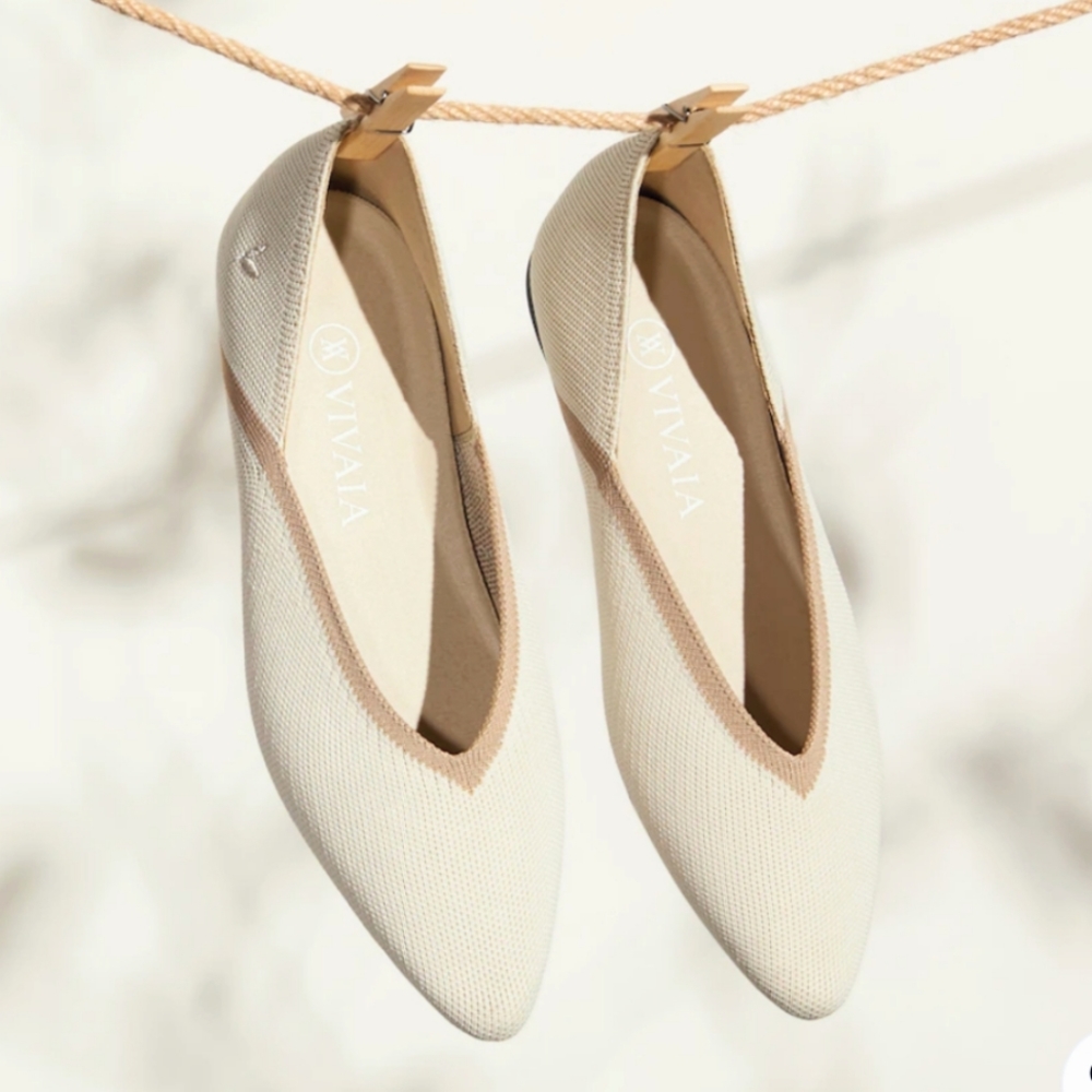 Eco-Friendly! Vivaia Pointed Toe V-Cut Flats
